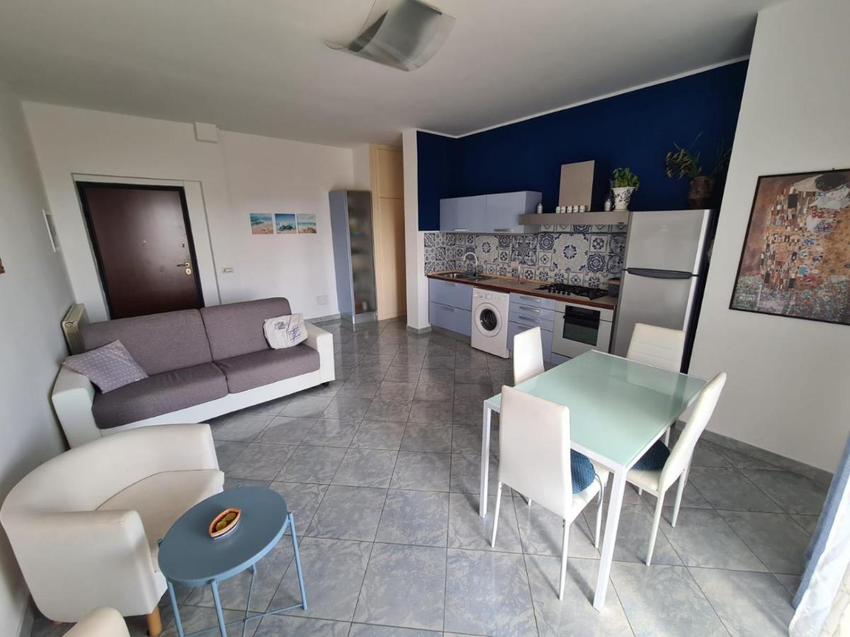 La Pioggia Nel Pineto Apartment Gaeta Luaran gambar